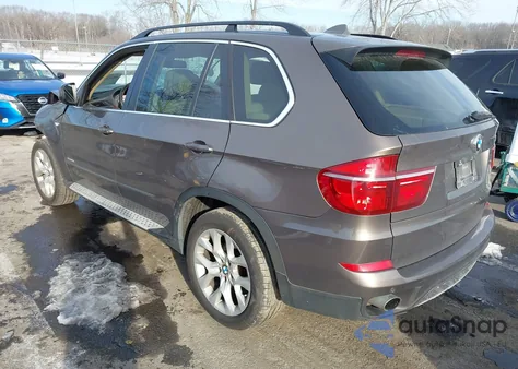 2013 BMW X5 xDrive35I/xDrive35I Premium/xDrive35I Sport Activity z USA, uszkodzony, nr VIN 5UXZV4C57D0E11118